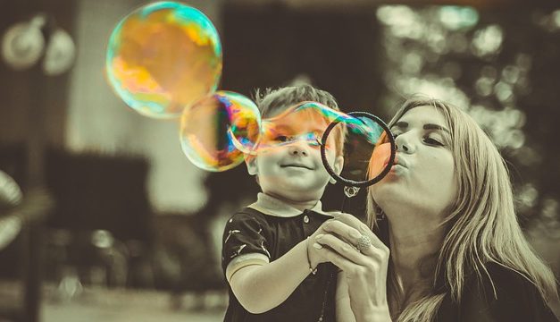 Colivings con Niños: ¿Es Posible Compartir un Hogar en Familia?