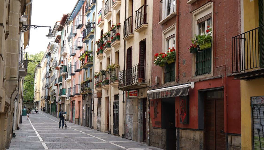 Descubre los Mejores Colivings en Pamplona: Comunidad y Tradición Navarra